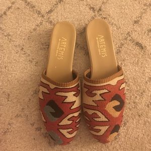 Artemis Sumak Sandal